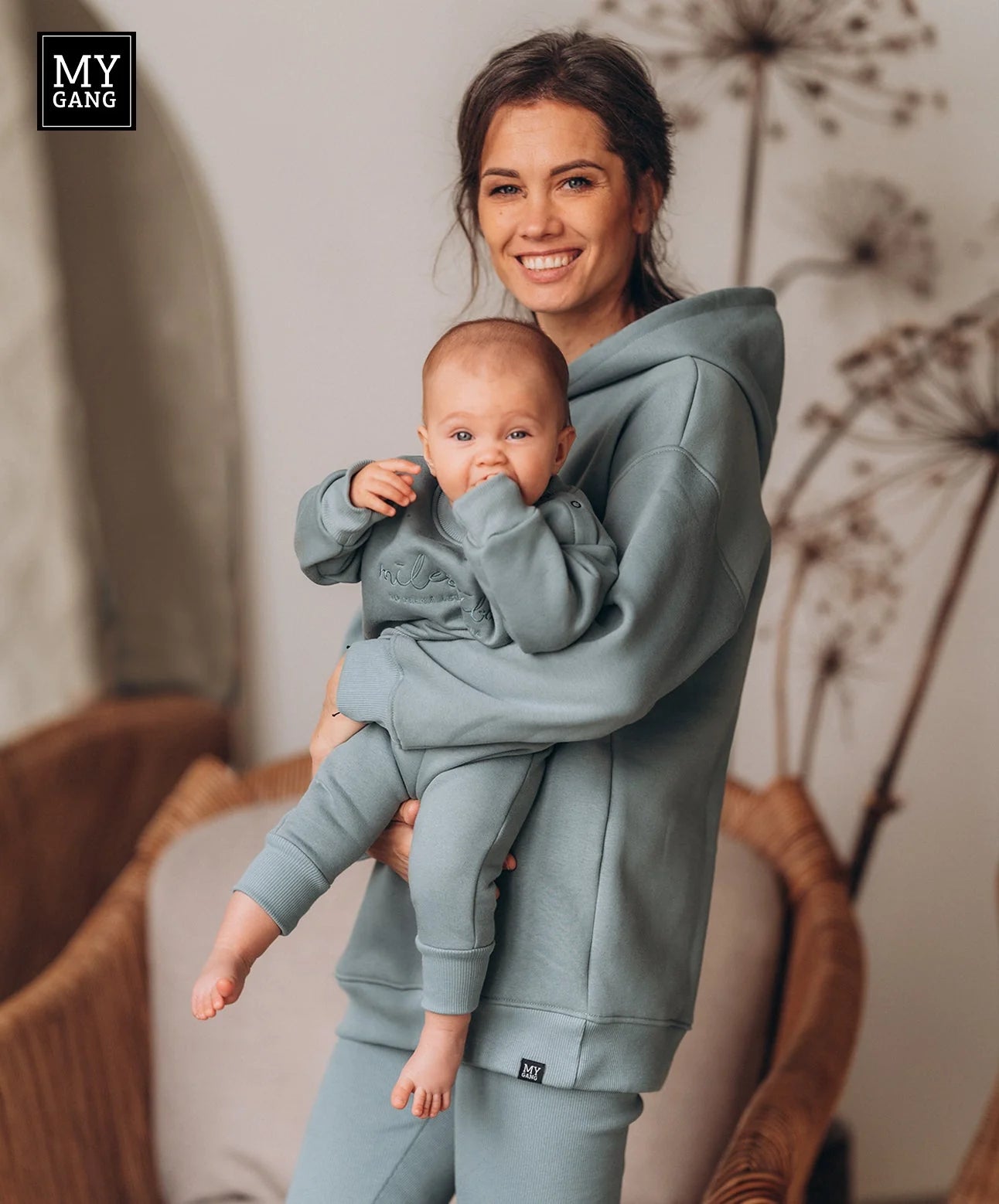 OVERSIZE Hoodie or Sweater EMA